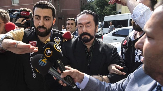 Bilgi sızdıran iki polis gözaltına alındı!