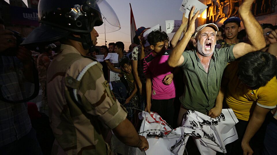 Irak'ta gösteriler şiddetleniyor! Emniyet müdürü görevden alındı...
