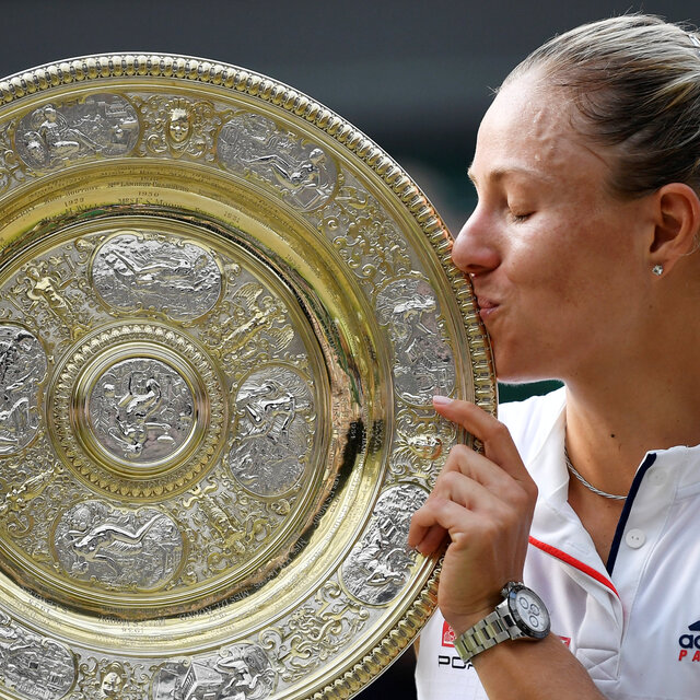 Wimbledon'ın yeni kraliçesi Kerber!