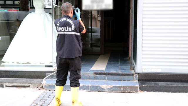 İş merkezinin deposunda erkek cesedi bulundu