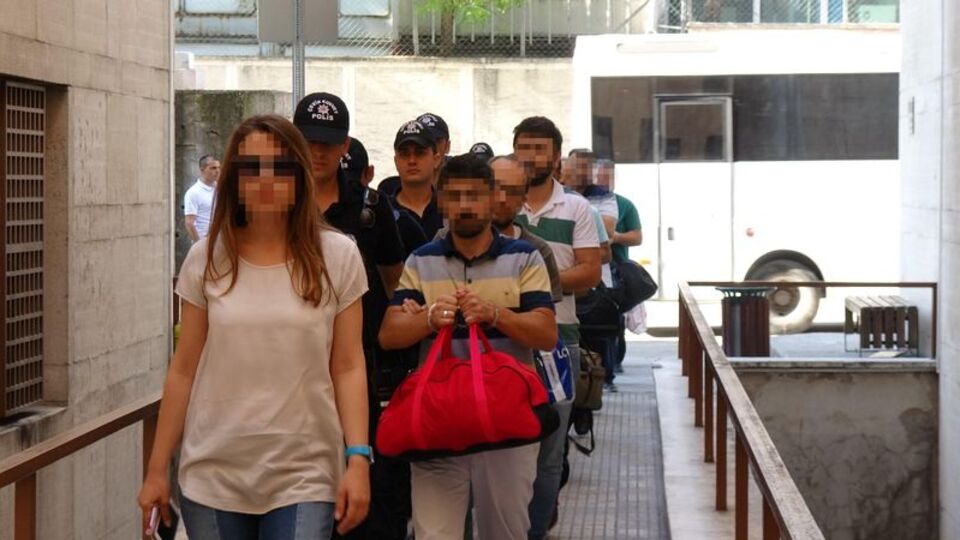 FETÖ'nün 14 eğitim kurumu yöneticisi adliyede