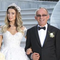 Ağaoğlu yeğenini evlendirdi