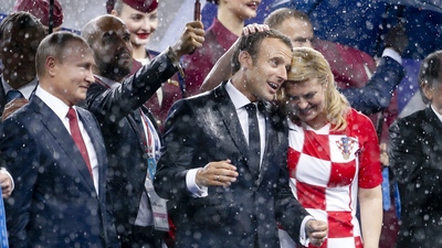 "Sahada kadın var, alışın artık"