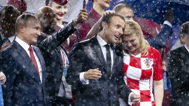 "Sahada kadın var, alışın artık"