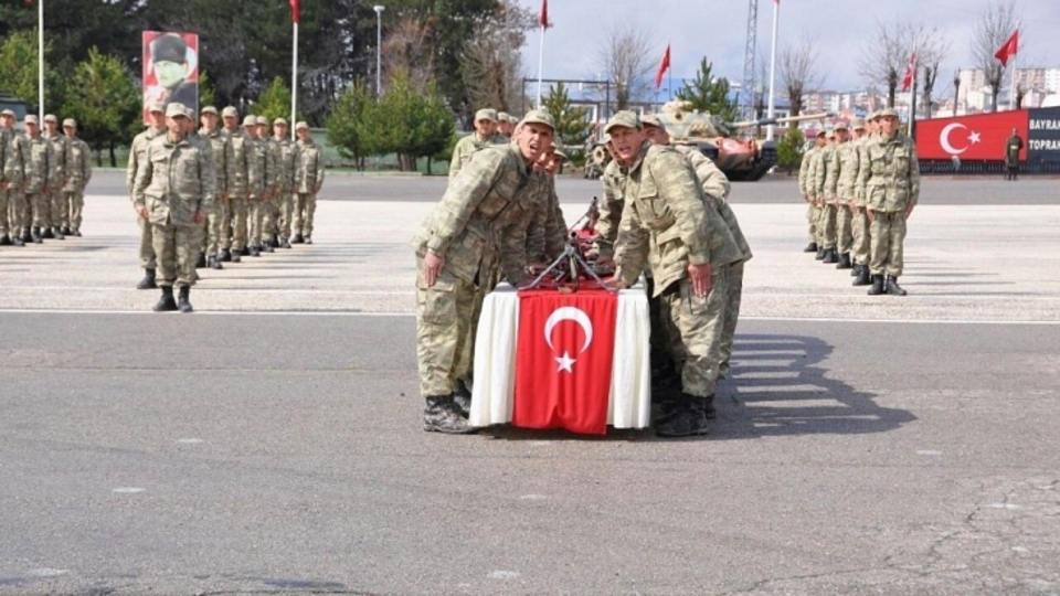 Askere gidenler işsizlik maaşı alabilir mi?