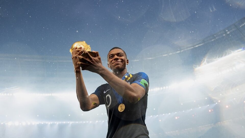 Kylian Mbappe, Dünya Kupası'ndan kazandığı tüm parayı engelli çocuklara bağışlıyor