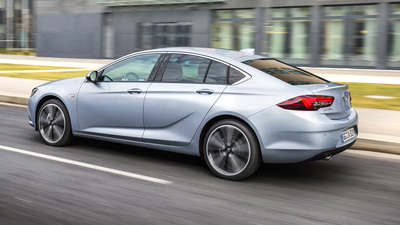 Dizele bir şok daha! 3 modele yakın takip