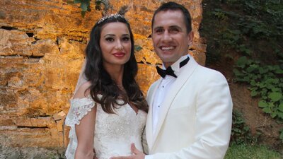 "Bana bak o... paran var diye kendini bir şey mi sanıyorsun?"