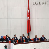 Bakanlara üç yıl 'patron' yetkisi