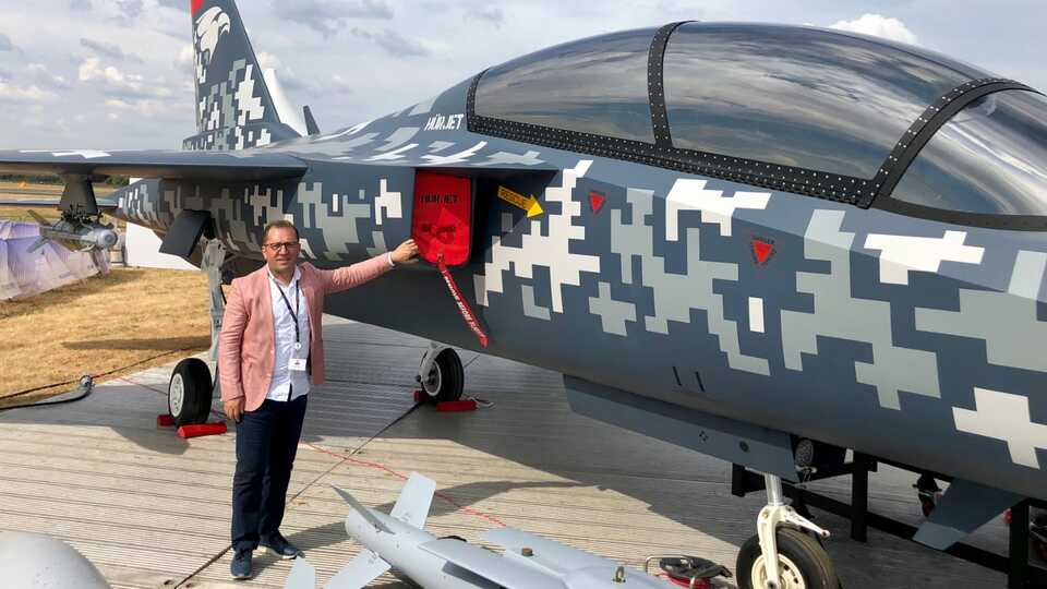 Ve Hürjet Londra'da görücüye çıktı