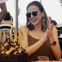 "Sen gülünce gün cumartesi olur"