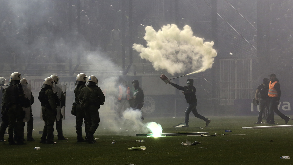 Holiganlara ağır cezalar yolda
