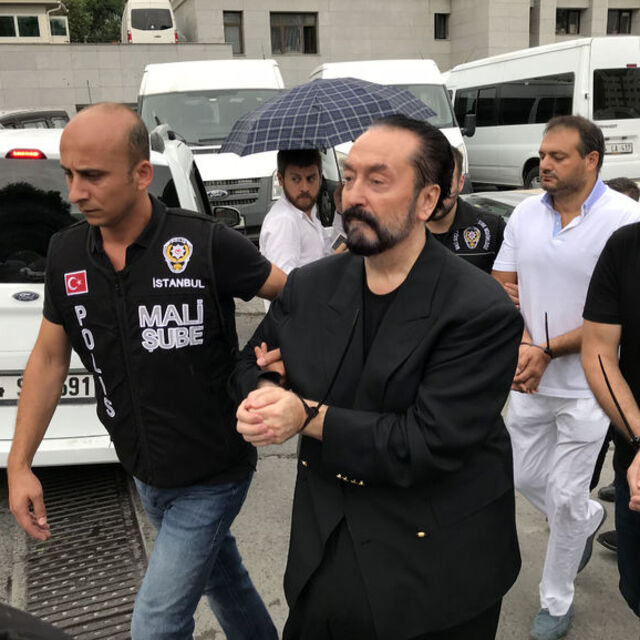 Adnan Oktar en çok soru sorulan kişilerden oldu!