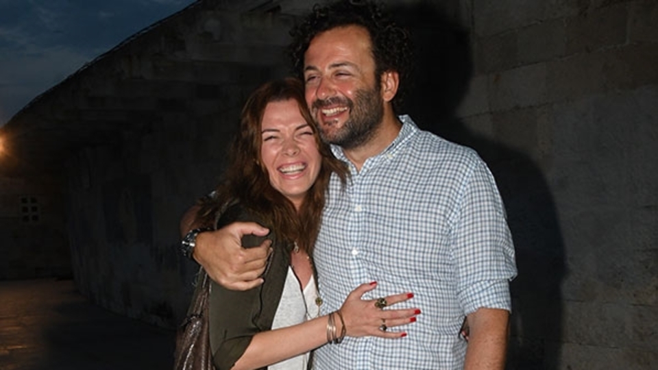 "Çek elini omzumdan"