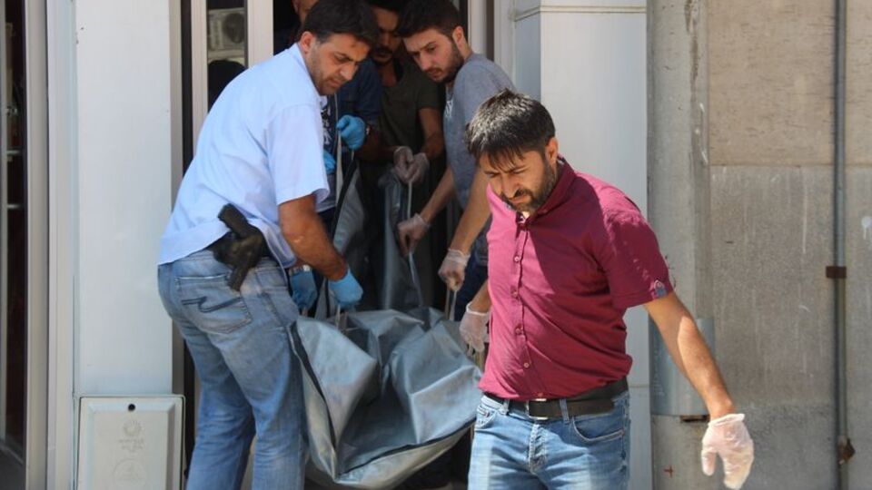 Bodrum katta başı ezilmiş erkek cesedi bulundu