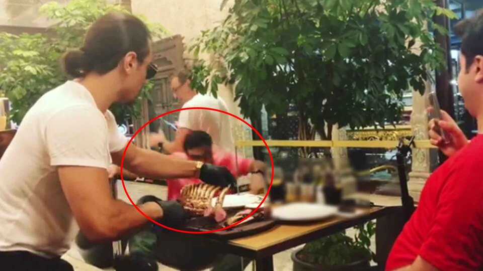 Nusret'in şovunu kaydederken sandalyeden düştü!