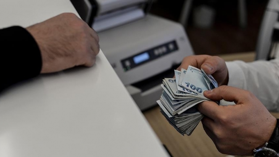 Emekli zam farkları verilmeye başladı