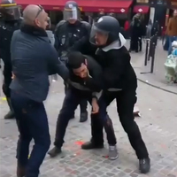 Görüntüler Fransa'yı karıştırdı, Macron kovdu!