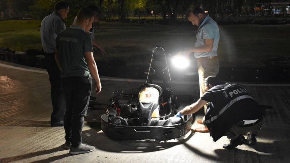 Kopan derisi kafasına dikildi!