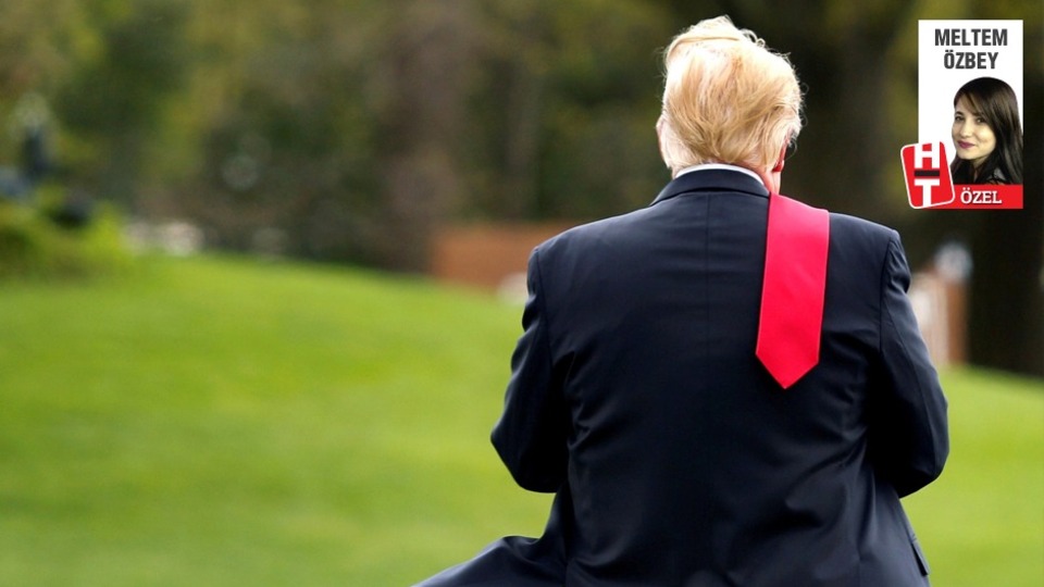 'İstikrarlı dahi' eleştiri ve hakaret yağmuruna aldırmıyor!