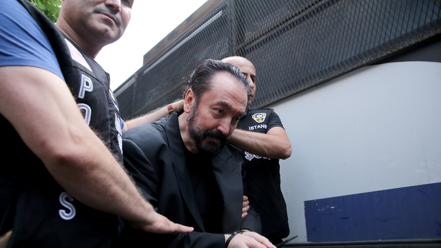 Can Baytak Adnan Oktar'ı çizdi