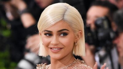 20 yaşında milyarderliğe ilerleyen Kylie Jenner kimdir?