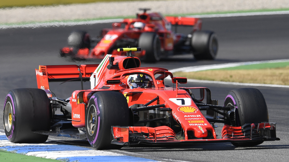 Almanya'da 'pole' pozisyonu Vettel'in!