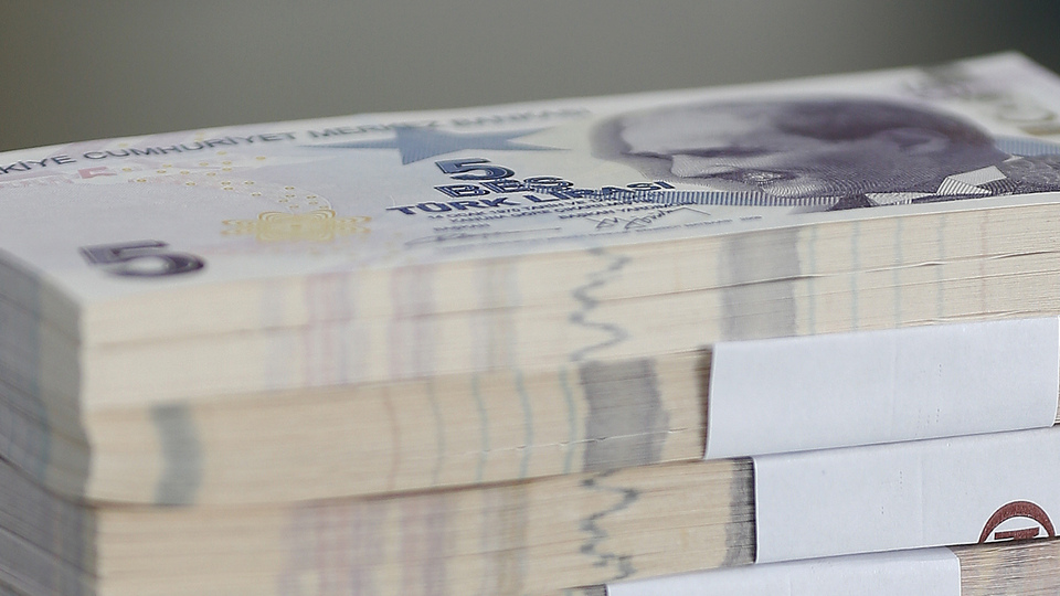 Ekonomistler politika faizinde artış bekliyor