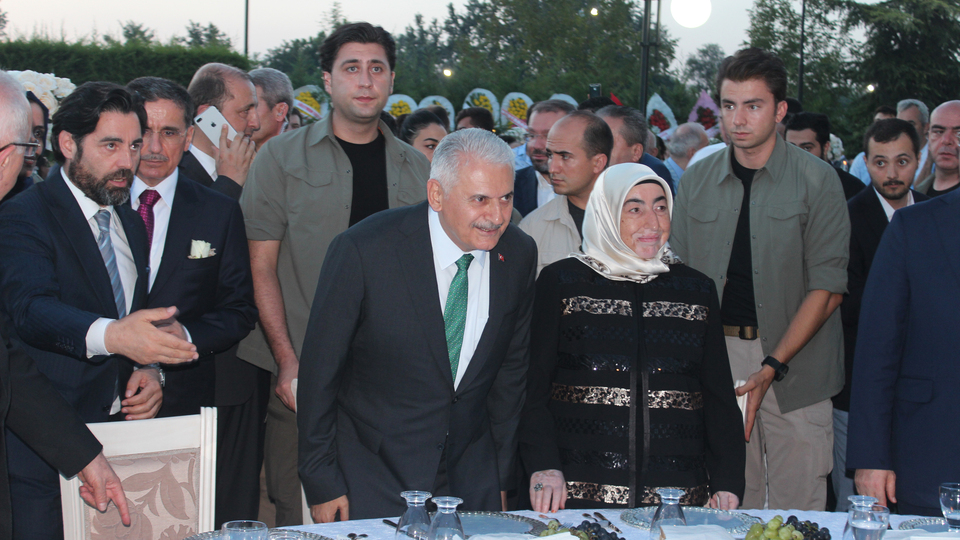 Binali Yıldırım dede olduğunun müjdesini verdi