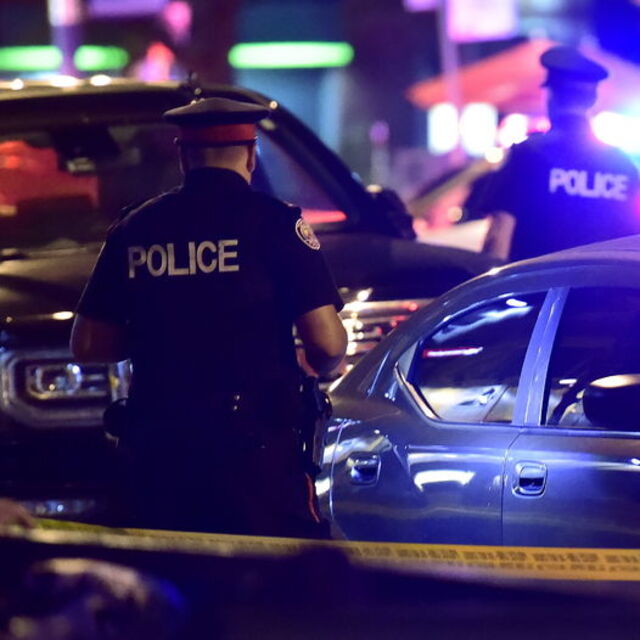 Toronto'da silahlı saldırı! Ölü ve yaralılar var