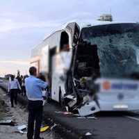 Amasya'da yolcu otobüsü tıra çarptı: 23 yaralı