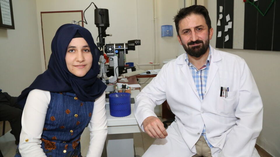 Genç kızın karanlık dünyası kornea nakli ile aydınlandı