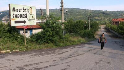 Mesut Özil'in memleketindeki o tabela değişti!