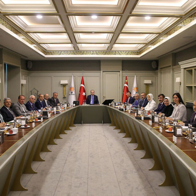 AK Parti'de 11 il başkanlığına atama