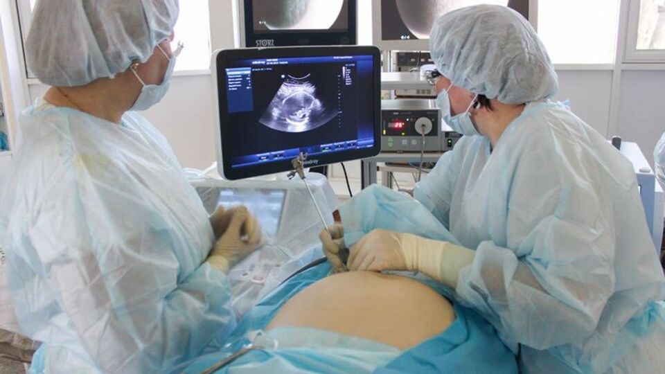 Doğmamış bebeğe beyin ameliyatı