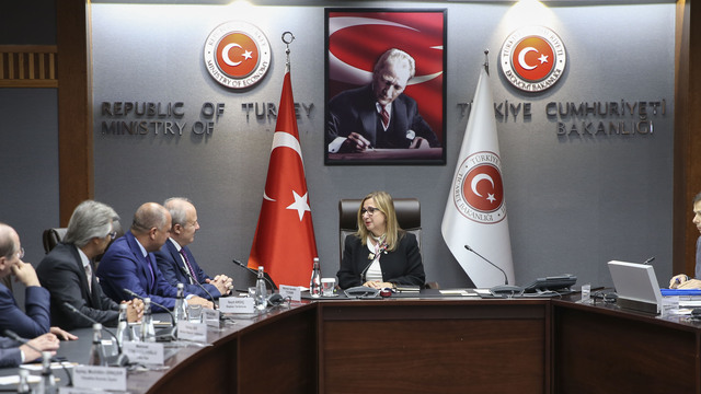 Bakan Pekcan ASO heyetini kabul etti