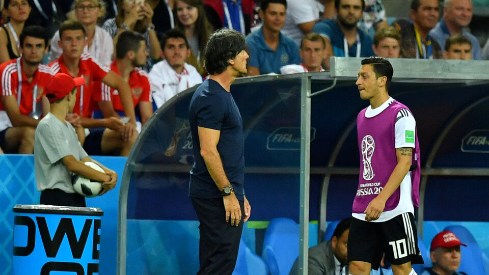 Mesut Özil'e destek artıyor