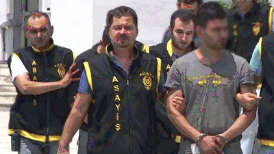 6 günde 8 otomobilin aküsünü çalan 2 kişi yakalandı