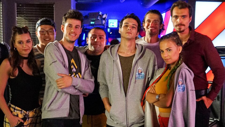 İşte Kerem Bürsin'in yeni ekibi