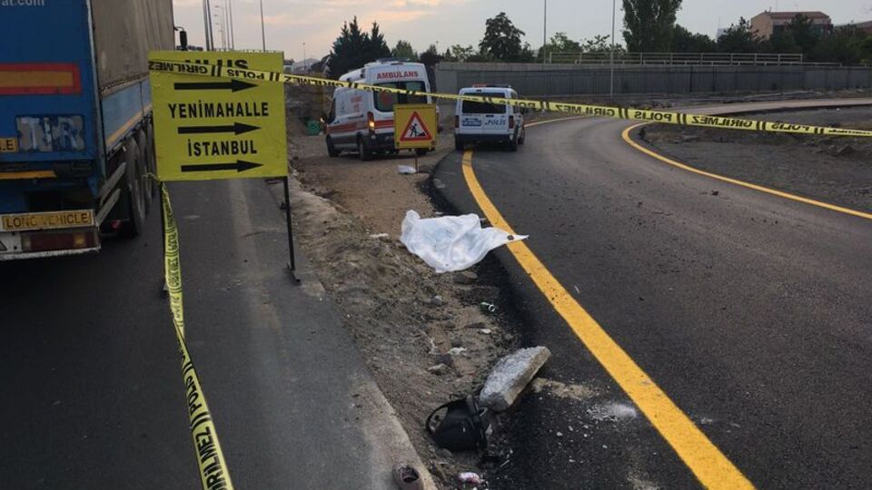 Yol kenarında kadın cesedi bulundu!