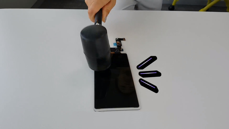 Samsung'dan 'kırılmaz' telefon ekranı!