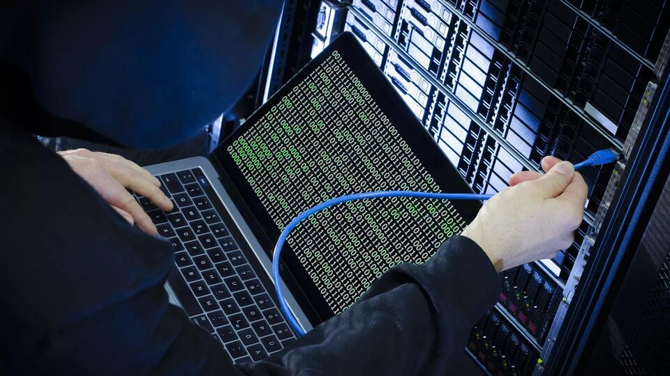 Binlerce şirket tehlikede! Kredi kartları, sanayi sırları çalınabilir