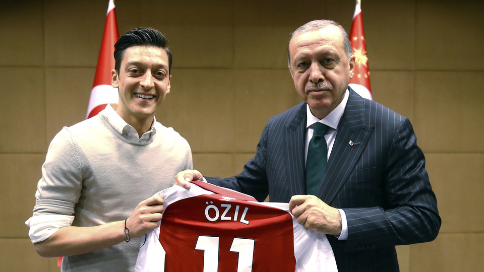 Federasyon başkanı Grindel'den Mesut Özil itirafı