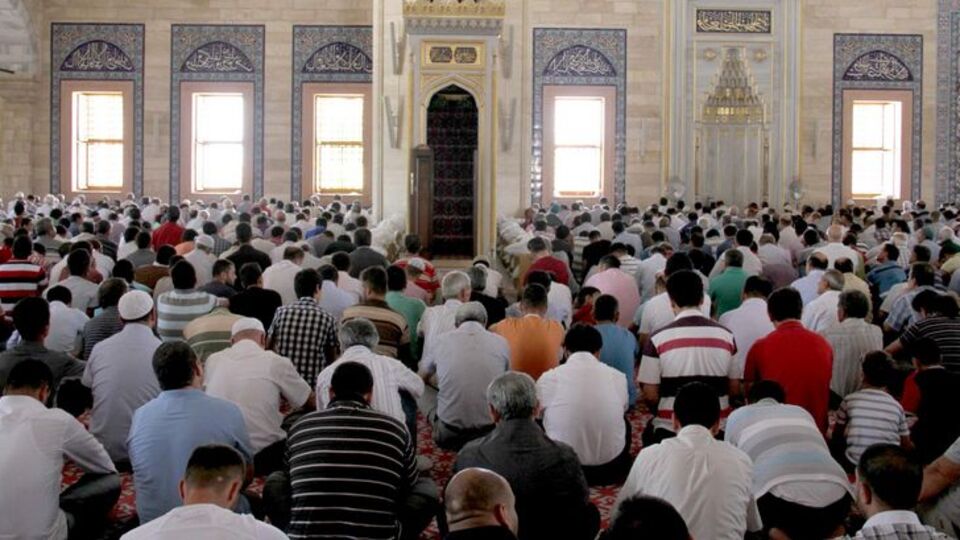 Adana Cuma namazı saati kaçta?