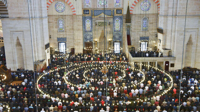 İstanbul Cuma saati kaçta?
