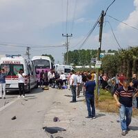 Halk otobüsü TIR'a çarptı! 1 ölü, çok sayıda yaralı