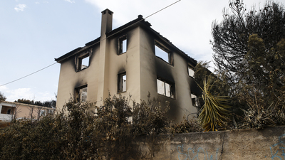 Efsane Yunan yönetmenden geriye kalanlar kül oldu!