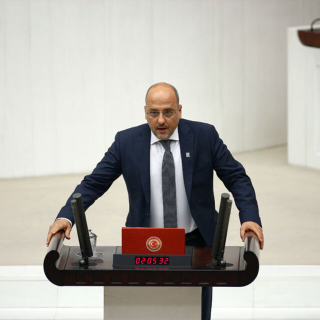 AK Parti'den HDP'li Ahmet Şık'a dava
