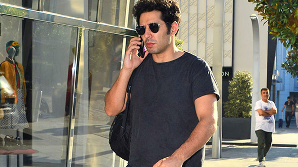 Gazetecileri görünce yolunu değiştirdi!