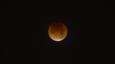 'Kanlı Ay'a kilitlendik